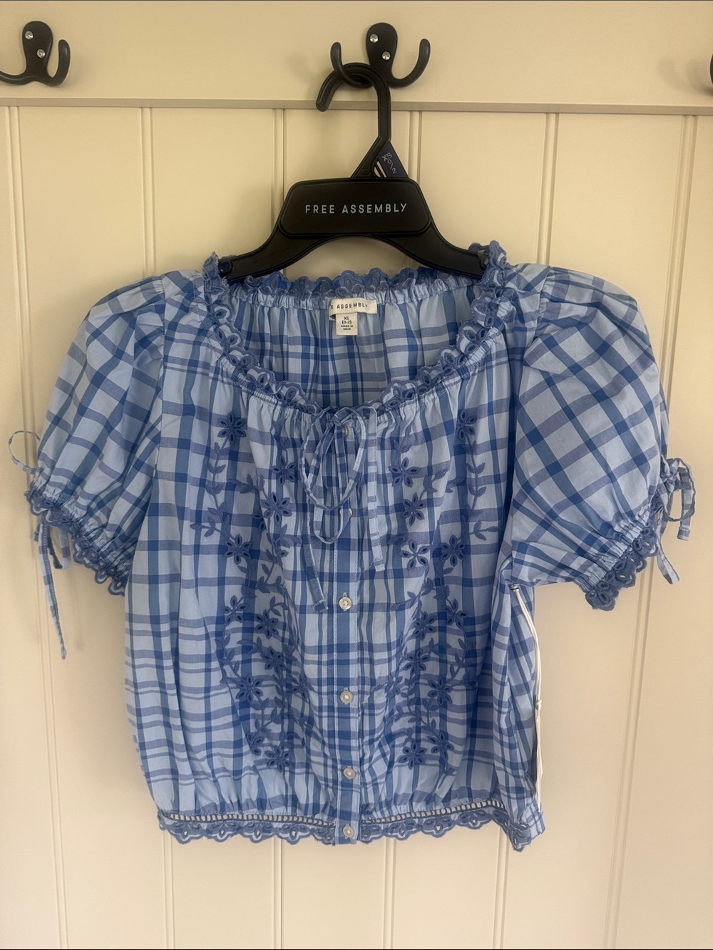 Free Assembly Blue Paid embroidered crop top XS NWT cottagecore